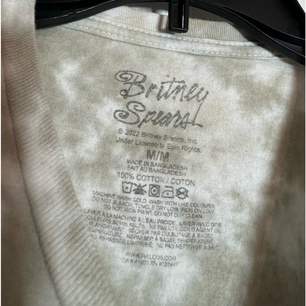 Britney Spears Tie Dye Graphic T-Shirt, short sleeve color Sand Size Medium - Picture 4 of 9